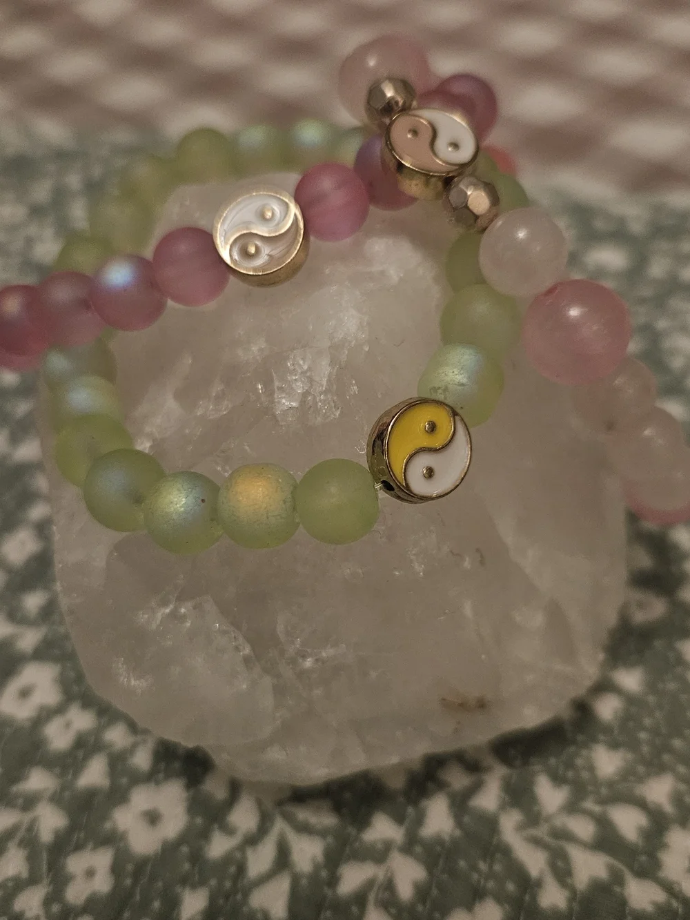 Yin Yang Beaded Stretch Bracelet - Black and White